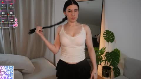 hazelhayees online show from March 5, 4:14 pm