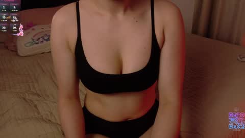 Snapshot of hazelhayess chatting on May 11, 4:04 pm hazelhayess online show from May 11, 4:04 pm