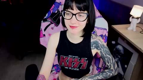 hazeltompson online show from March 14, 7:25 am