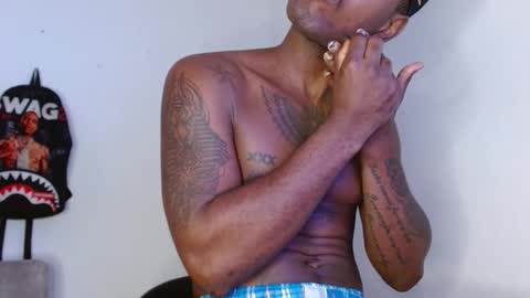 hazlan_420 online show from November 12, 1:22 pm