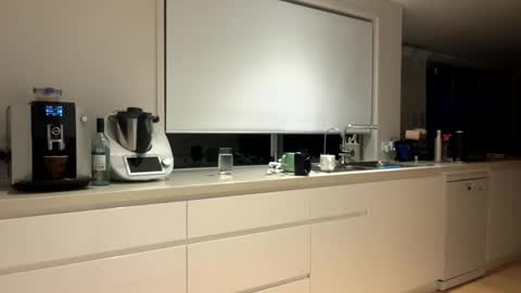 Snapshot of hb2283 chatting on December 10, 6:28 pm h babe online show from December 10, 6:28 pm