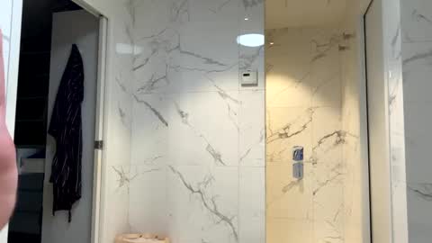 Snapshot of hb2283 chatting on February 1, 12:51 am h babe online show from February 1, 12:51 am