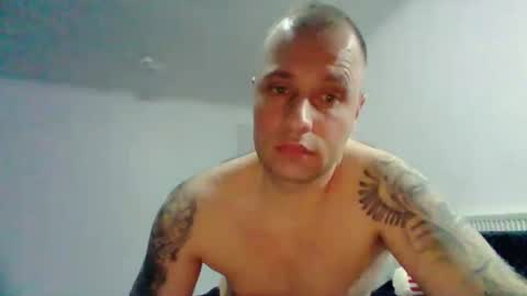 Snapshot of hddmaker chatting on March 1, 12:39 am ASD online show from March 1, 12:39 am