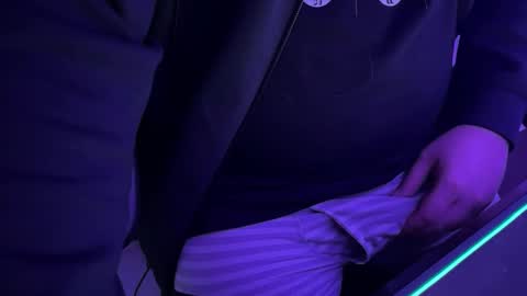 hdu94120 online show from December 16, 7:15 am