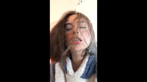 hearmymoans_18 online show from February 6, 9:18 pm