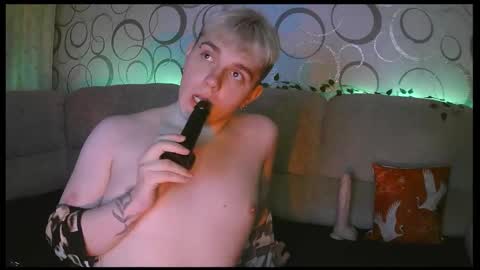 Justin online show from March 1, 6:43 pm