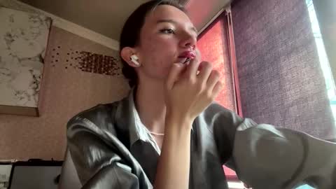 Lili online show from March 27, 12:16 pm