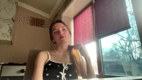 Lili online show from March 28, 1:11 pm