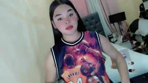 Snapshot of heatmusex_ chatting on May 18, 5:02 am Kylene3 online show from May 18, 5:02 am