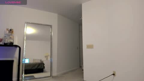 Snapshot of heaveniabb chatting on January 30, 4:06 am Helen online show from January 30, 4:06 am