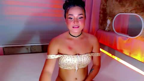 Snapshot of heavenlypleasurexx chatting on November 8, 12:00 am HEAVEN online show from November 8, 12:00 am