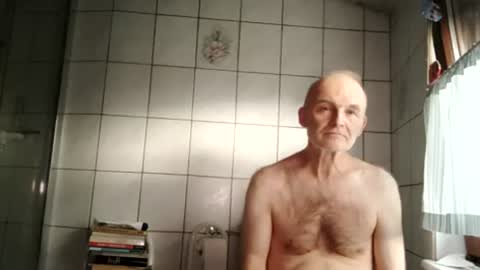 Snapshot of heavenport007 chatting on July 7, 7:18 pm Ralf online show from July 7, 7:18 pm