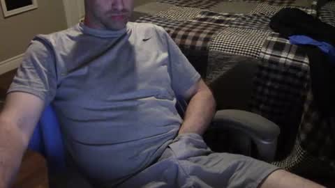 Snapshot of heavilyhung chatting on June 18, 4:24 am John online show from June 18, 4:24 am