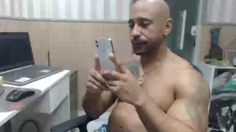 hebertgomes online show from December 2, 9:28 pm