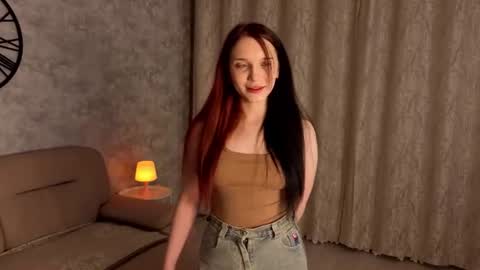 Snapshot of hedwigphommatheth chatting on June 19, 6:34 pm Mila online show from June 19, 6:34 pm