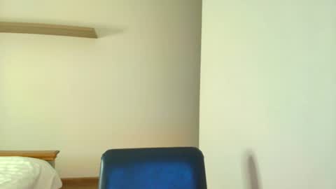 Snapshot of hee_jin chatting on June 11, 2:11 am Lilu online show from June 11, 2:11 am