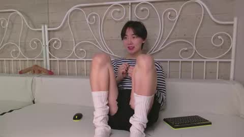 HEEJIN online show from October 16, 8:10 pm