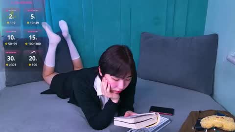 HEEJIN online show from March 9, 4:27 am