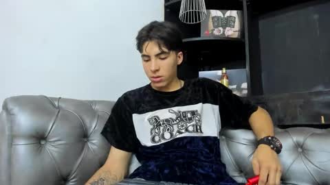 heellboy_ online show from November 1, 7:49 pm