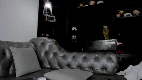 heellboy_ online show from November 23, 2:22 am