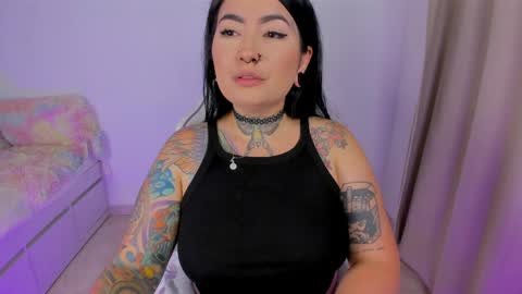 Snapshot of heey_kitty chatting on May 10, 4:01 pm IM EMY online show from May 10, 4:01 pm