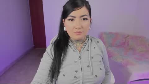 Snapshot of heey_kitty chatting on June 11, 11:41 am IM EMY online show from June 11, 11:41 am