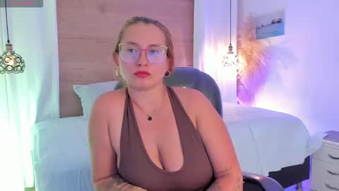 ANTARA REY online show from April 21, 7:17 pm