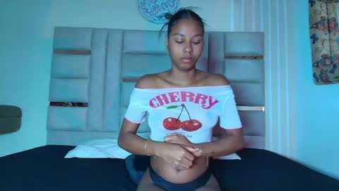 Snapshot of heidygonzales chatting on April 23, 11:31 am heidygonzales online show from April 23, 11:31 am