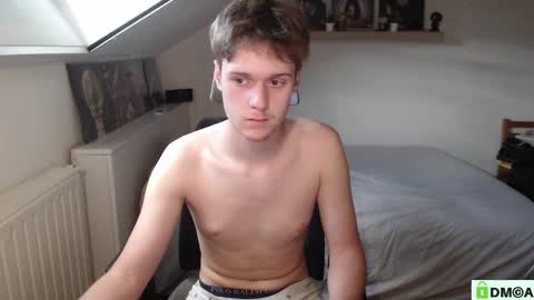 Snapshot of hel0n chatting on June 2, 11:12 am Check link in my bio online show from June 2, 11:12 am