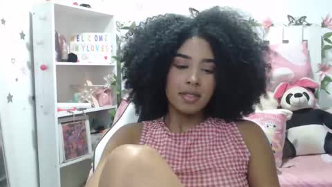 Snapshot of hela_sexy_xx chatting on March 17, 8:28 am hella online show from March 17, 8:28 am