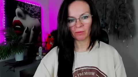 Helen online show from April 10, 3:06 pm