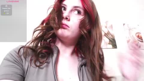 Snapshot of helen_gren chatting on April 27, 5:27 am MY NAME IS HELEN WELCOME TO MY ROOM online show from April 27, 5:27 am
