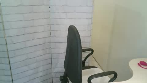 Snapshot of helen_xi chatting on May 16, 2:05 pm Helen online show from May 16, 2:05 pm