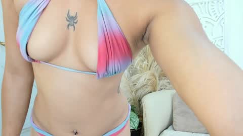 Snapshot of helen_zen chatting on May 16, 8:29 pm helen zen online show from May 16, 8:29 pm