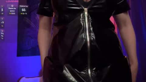 Snapshot of helena__femdom chatting on April 30, 3:29 pm Helena online show from April 30, 3:29 pm