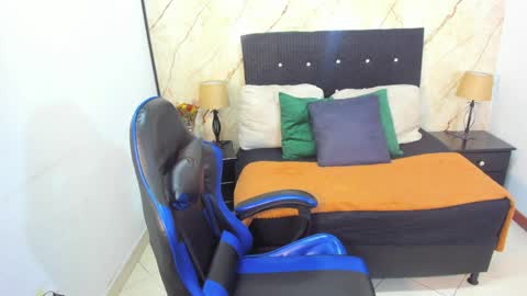 HELENA COPPER online show from April 12, 4:39 am