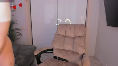 Snapshot of helena_lorente chatting on June 1, 3:47 pm Helen online show from June 1, 3:47 pm