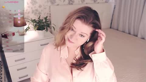 Snapshot of helenbonham chatting on September 13, 4:45 am Helena Bonham online show from September 13, 4:45 am