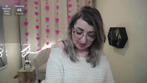 Snapshot of helenenigma chatting on February 5, 9:19 pm helenenigma online show from February 5, 9:19 pm