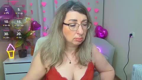 Snapshot of helenenigma chatting on February 12, 7:42 pm helenenigma online show from February 12, 7:42 pm