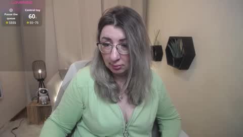 Snapshot of helenenigma chatting on February 20, 7:47 pm helenenigma online show from February 20, 7:47 pm