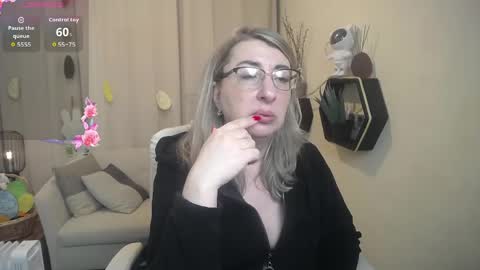 helenenigma online show from April 6, 4:57 am