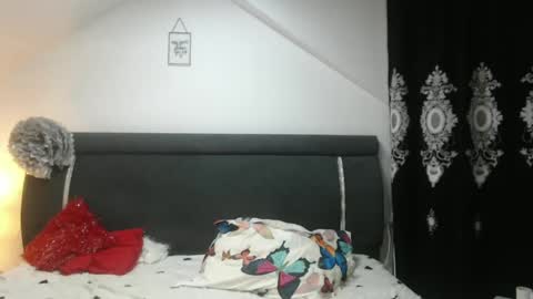Snapshot of helenhot1989 chatting on March 6, 7:47 am helenhot1989 online show from March 6, 7:47 am