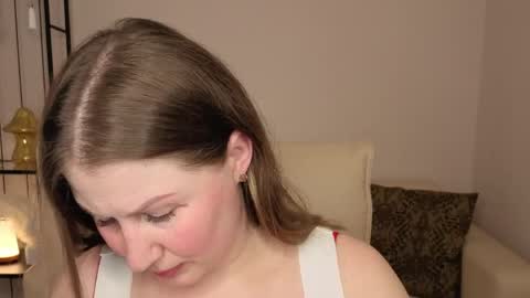 Snapshot of helens_lov chatting on April 21, 9:04 am Helen online show from April 21, 9:04 am