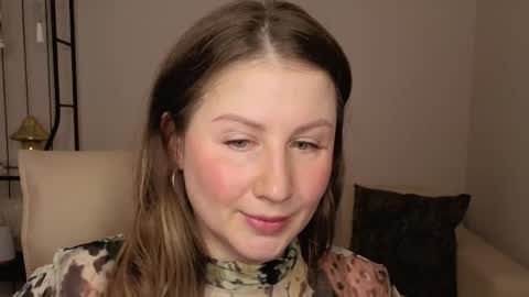 Snapshot of helens_lov chatting on April 23, 2:35 am Helen online show from April 23, 2:35 am