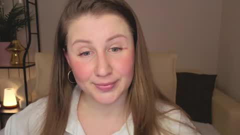 Snapshot of helens_lov chatting on April 27, 8:56 am Helen online show from April 27, 8:56 am