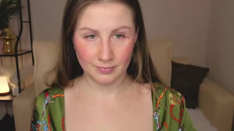 Snapshot of helens_lov chatting on April 28, 8:41 am Helen online show from April 28, 8:41 am