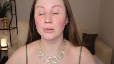 Snapshot of helens_lov chatting on April 29, 9:02 am Helen online show from April 29, 9:02 am