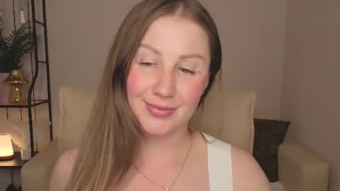 Snapshot of helens_lov chatting on June 25, 5:23 am Helen online show from June 25, 5:23 am