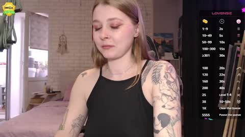 Snapshot of helenundersin chatting on April 1, 1:41 pm Helen online show from April 1, 1:41 pm